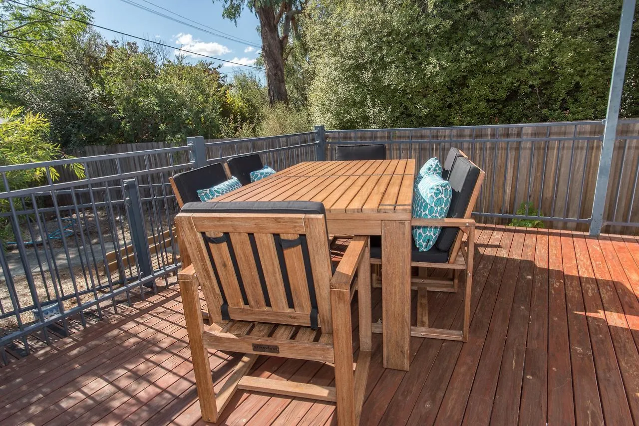 The White House Bed & Breakfast Kanberra